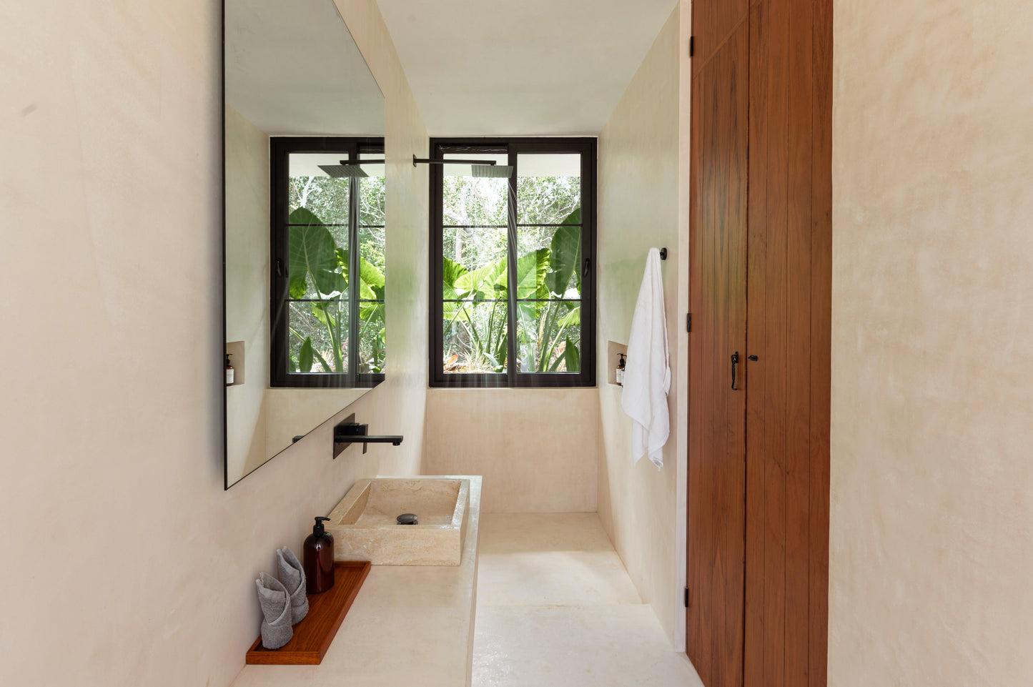 9 Bedroom Jungle Hacienda