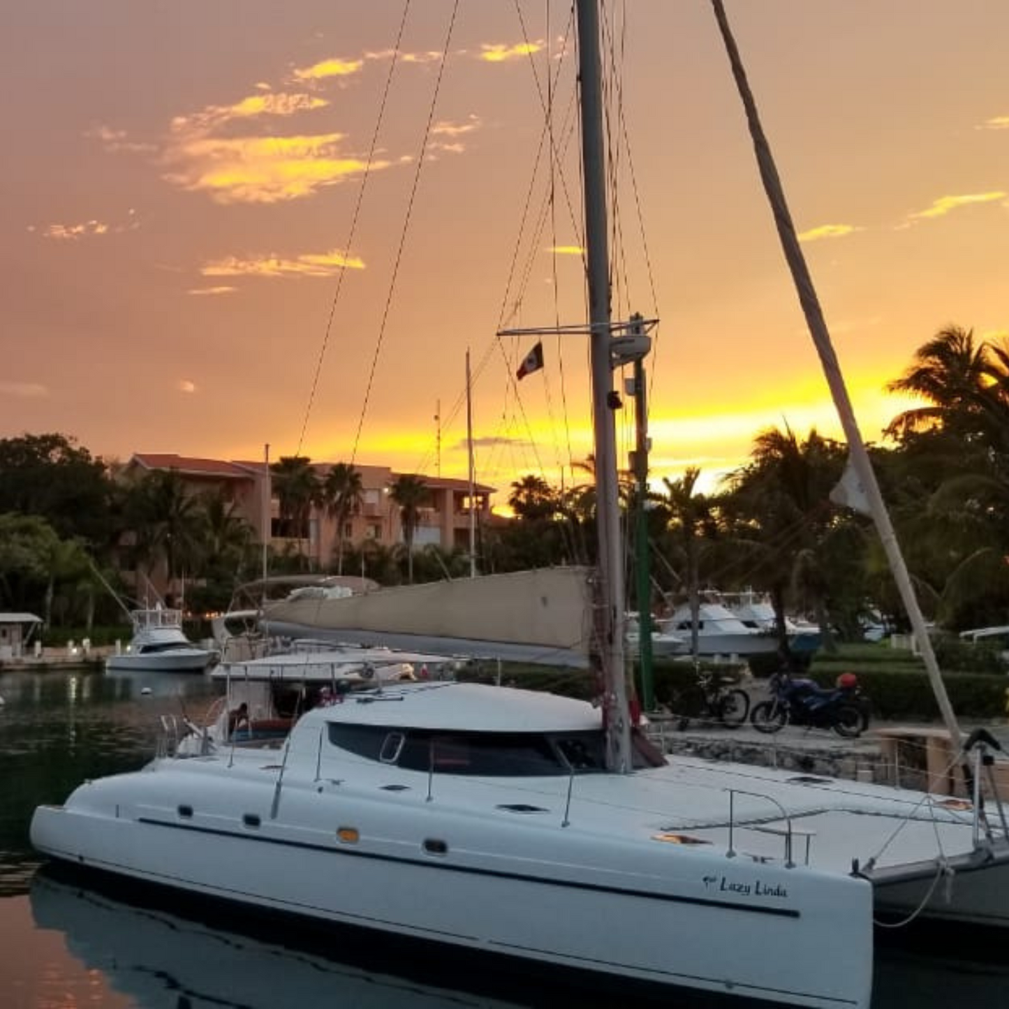 46 ft Catamaran Puerto Aventuras (Cap Max 25 People)